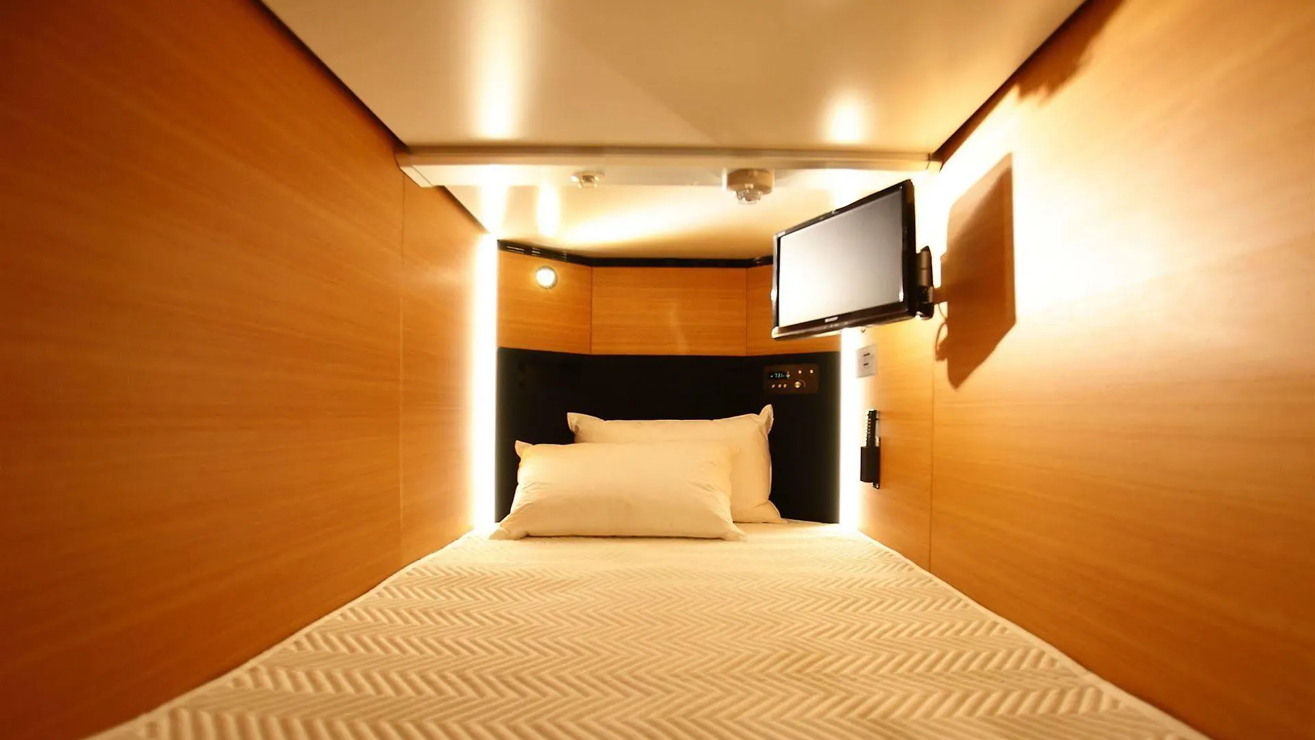 New Japan Capsule Hotel Cabana 오사카