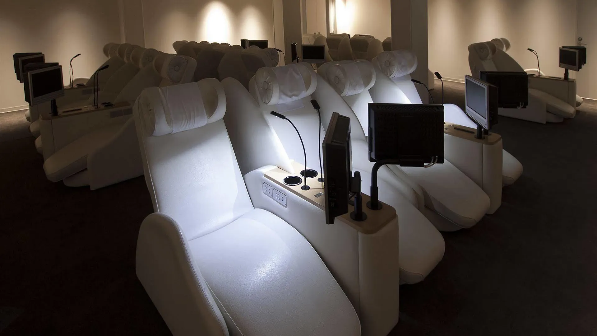 New Japan Capsule Hotel Cabana 오사카